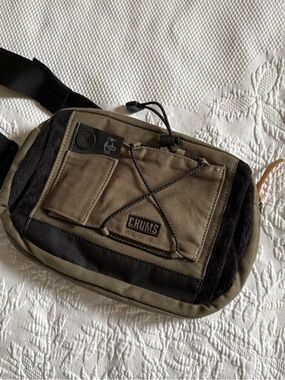 Chums Roamer Reflective waist pack belt bag travel hiking adjustable